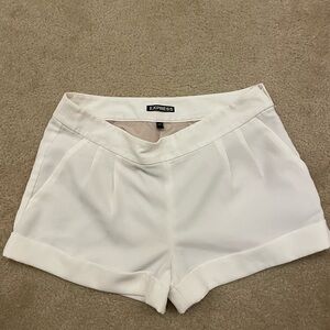 Express crepe white shorts